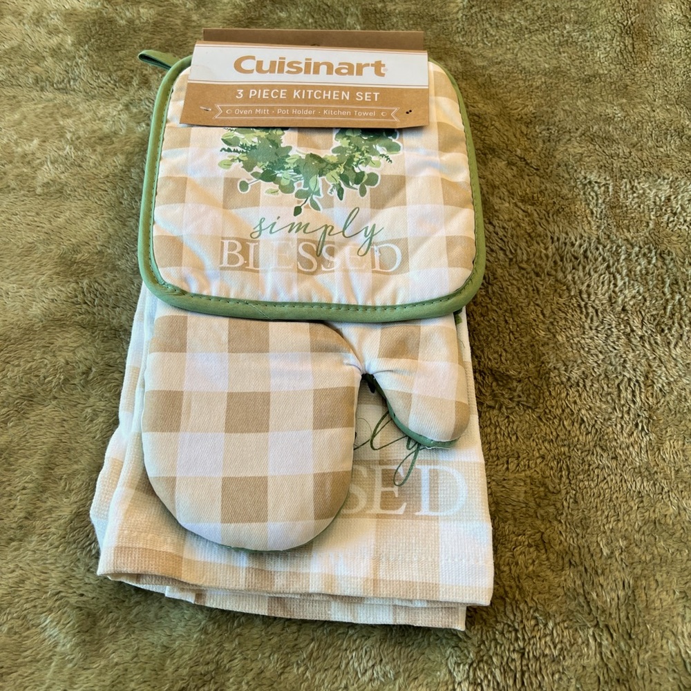 NWT Cuisinart 3–Piece Kitchen Set